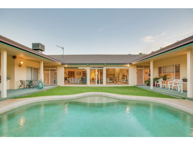 29 Lakehaven Drive, Lake Albert NSW 2650