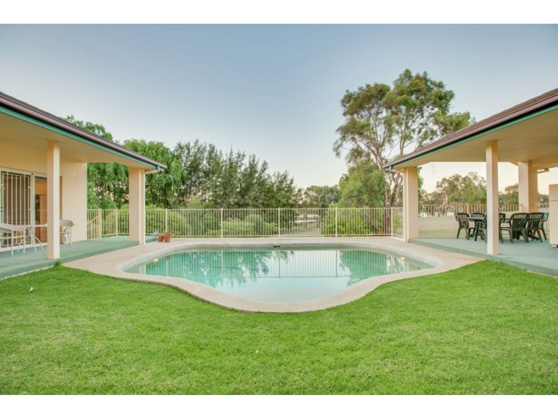 29 Lakehaven Drive, Lake Albert NSW 2650