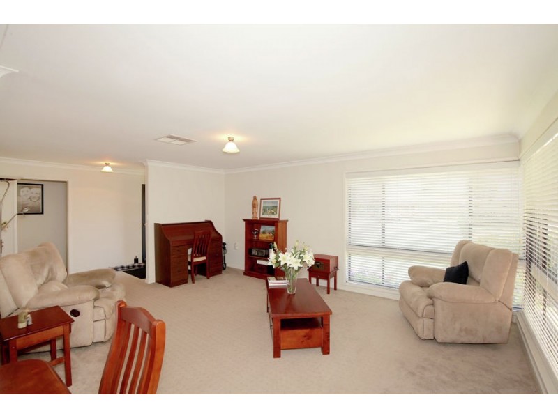 56 Geneva Crescent, Lake Albert NSW 2650