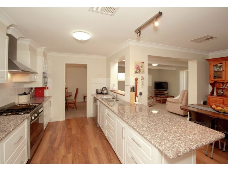 56 Geneva Crescent, Lake Albert NSW 2650