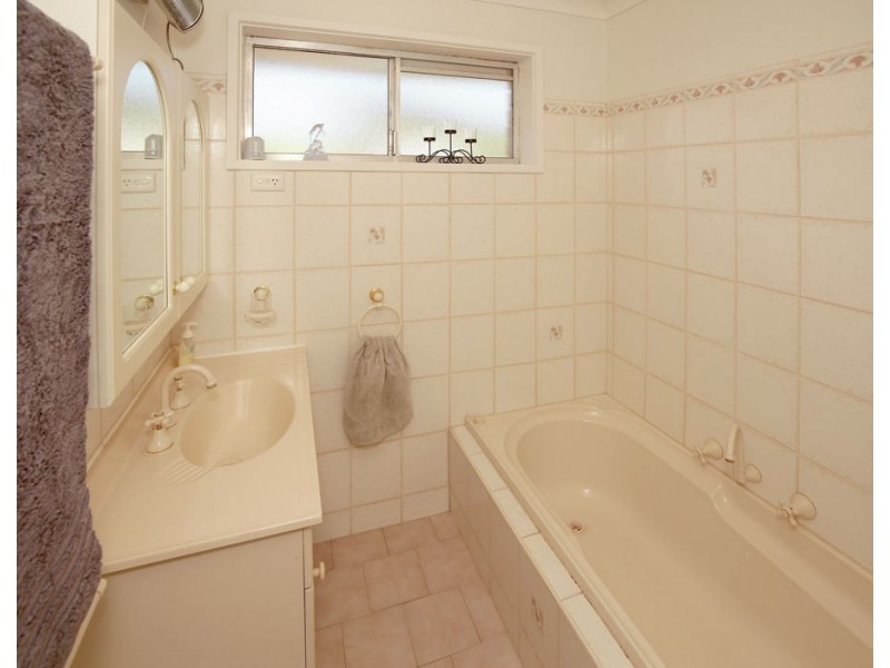 56 Geneva Crescent, Lake Albert NSW 2650