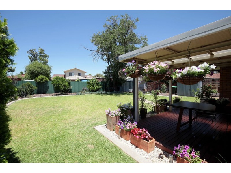 56 Geneva Crescent, Lake Albert NSW 2650