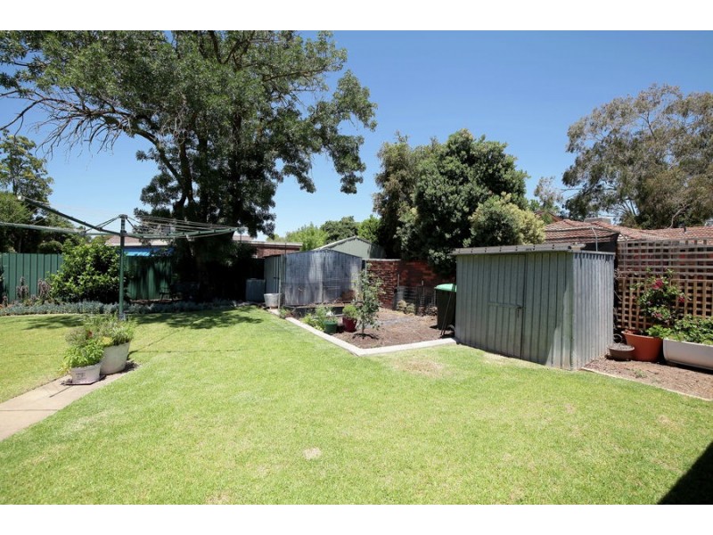 56 Geneva Crescent, Lake Albert NSW 2650