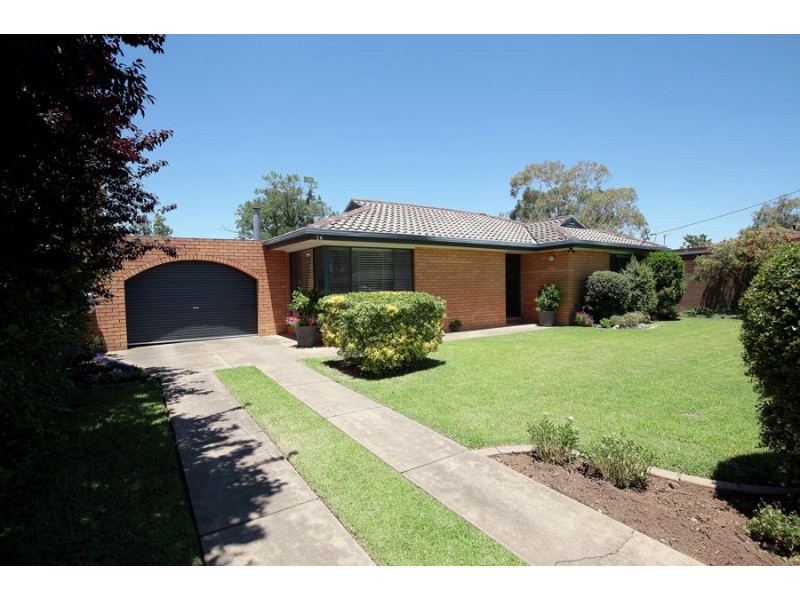 56 Geneva Crescent, Lake Albert NSW 2650