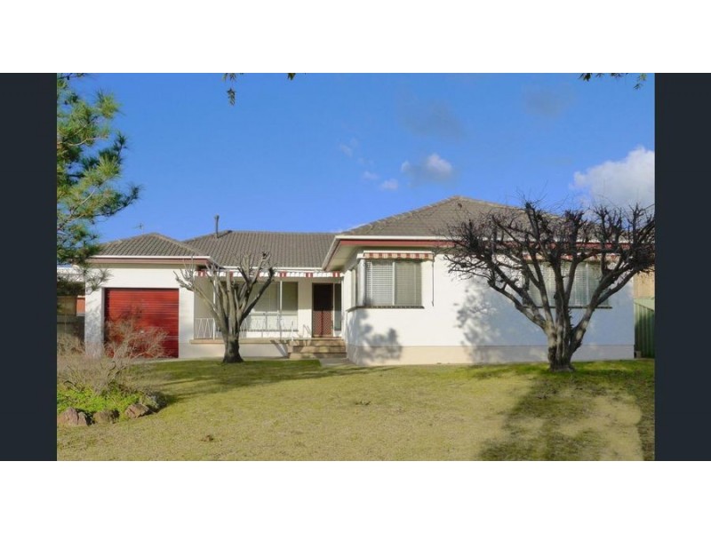 19 Martin Street, Tolland NSW 2650