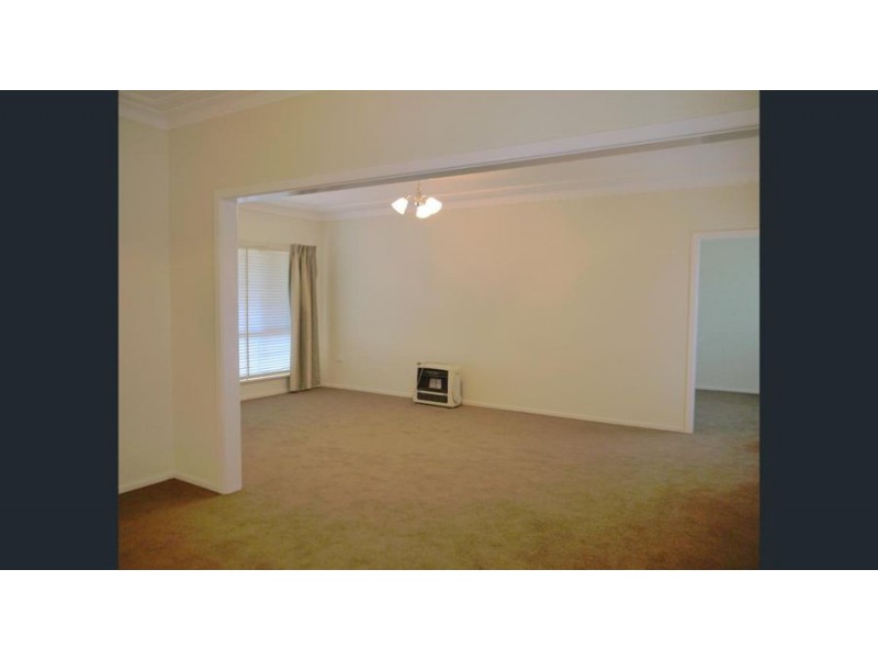 19 Martin Street, Tolland NSW 2650