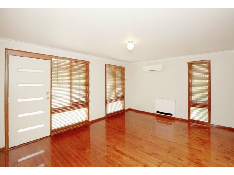 5 Meads Place, Mount Austin NSW 2650