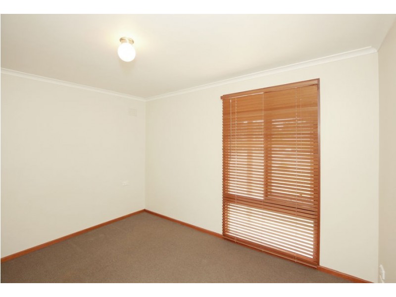 5 Meads Place, Mount Austin NSW 2650