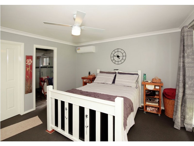 23 Telopea Crescent, Lake Albert NSW 2650