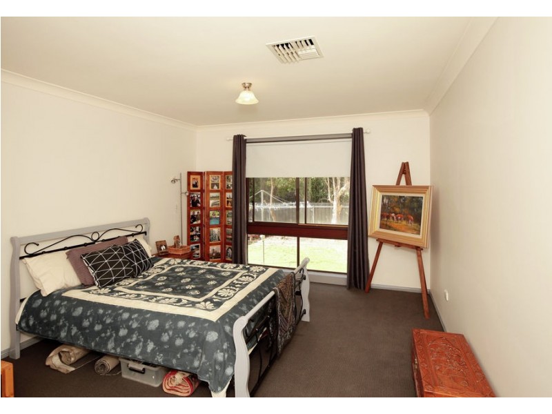 23 Telopea Crescent, Lake Albert NSW 2650