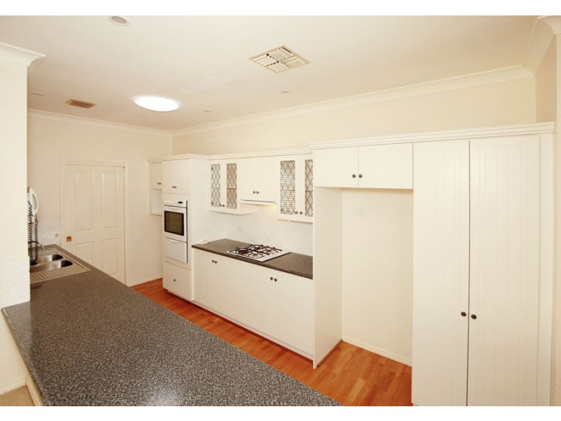6 Fletcher Place, Kooringal NSW 2650