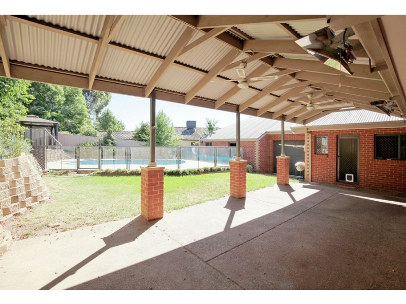 6 Fletcher Place, Kooringal NSW 2650