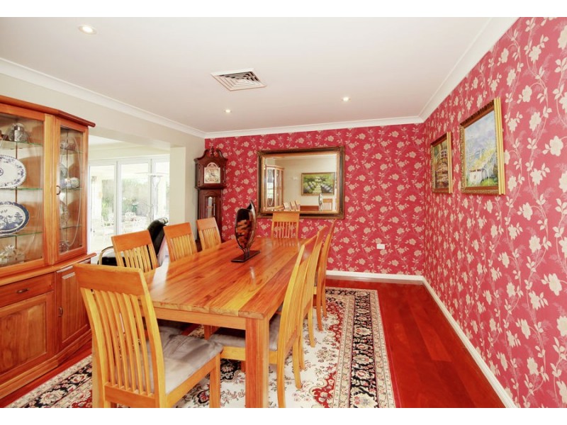 4 Baree Place, Kooringal NSW 2650