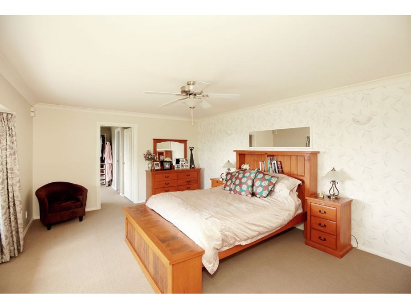 4 Baree Place, Kooringal NSW 2650