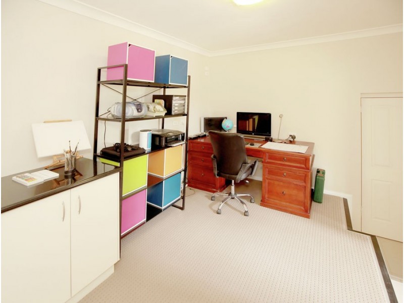 4 Baree Place, Kooringal NSW 2650