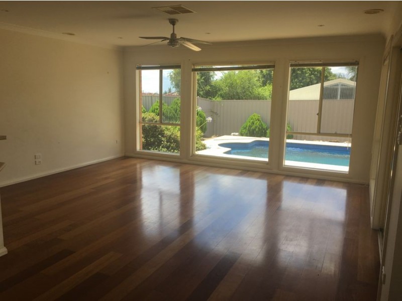 11 Werribee Road, Bourkelands NSW 2650