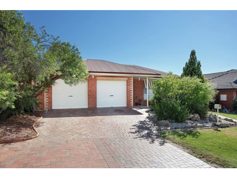 9 Clipper Way, Estella NSW 2650