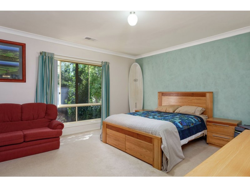 9 Clipper Way, Estella NSW 2650