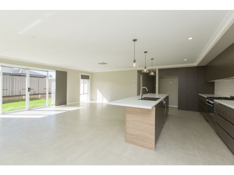 34 Darcy Drive, Boorooma NSW 2650