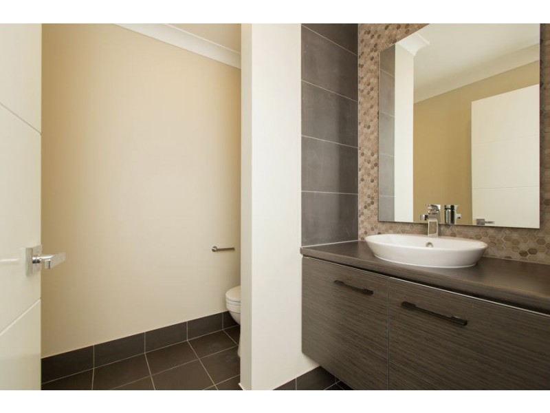 34 Darcy Drive, Boorooma NSW 2650