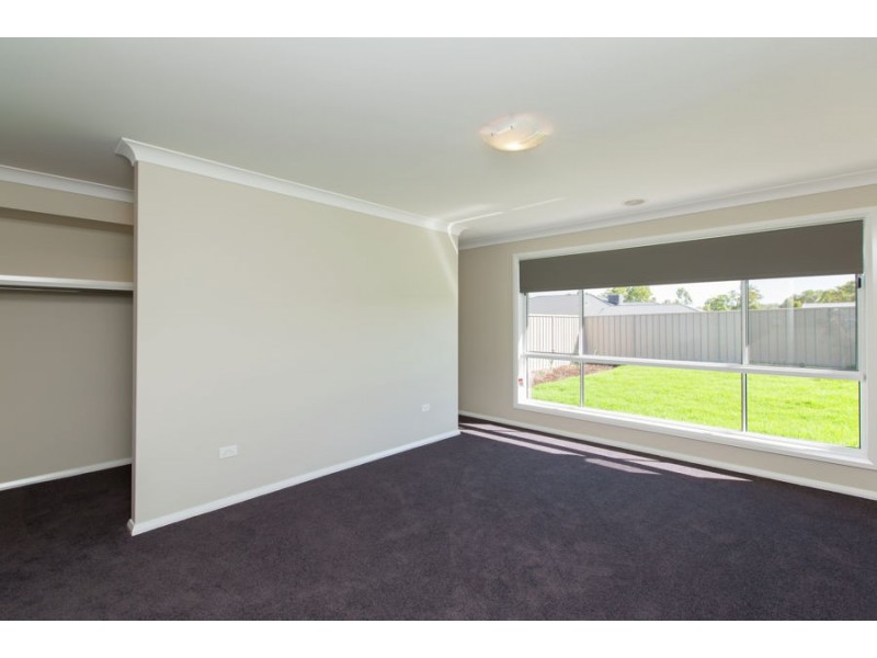 34 Darcy Drive, Boorooma NSW 2650