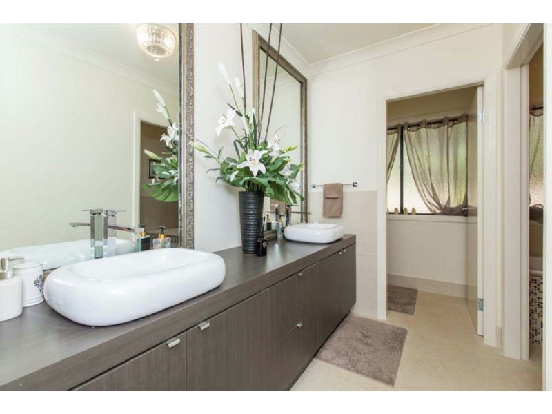 6 Spencer Place, Tatton NSW 2650