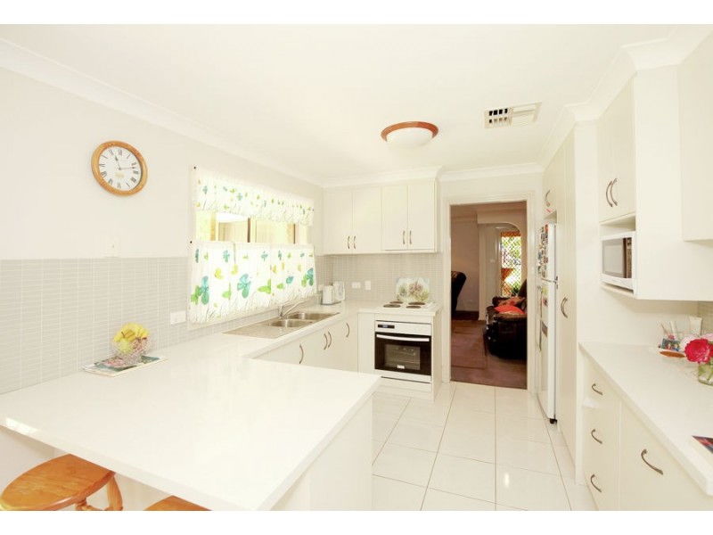 6 Avocet Drive, Estella NSW 2650