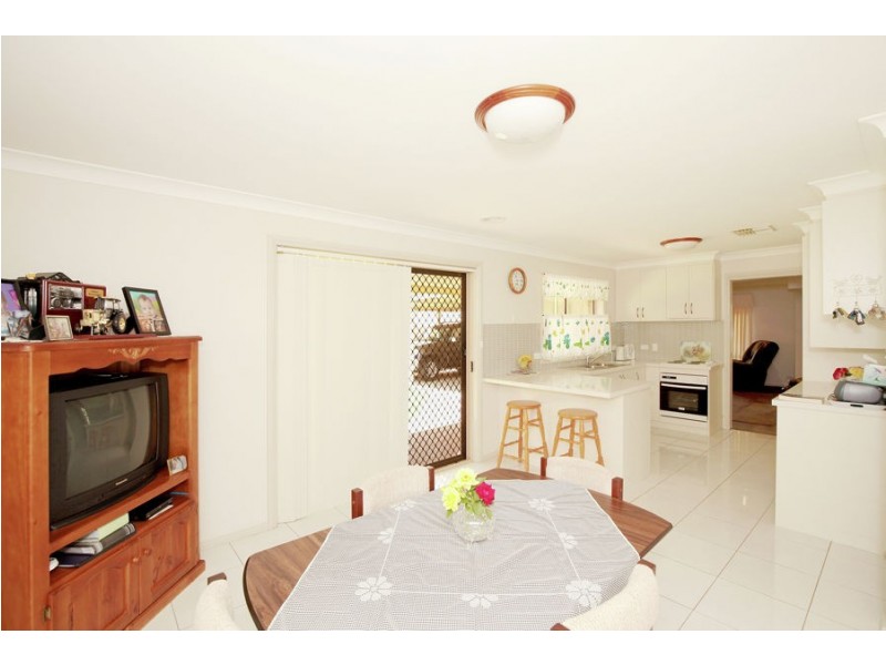 6 Avocet Drive, Estella NSW 2650