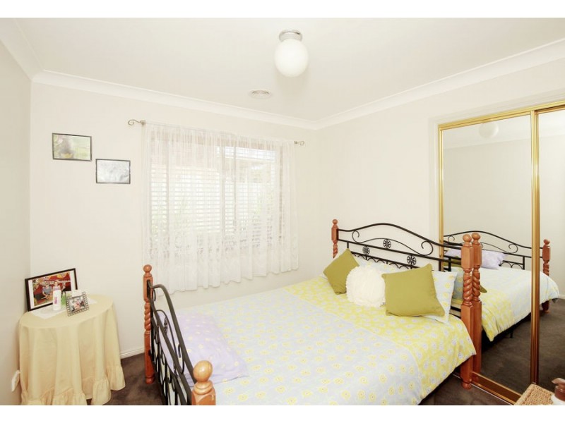 6 Avocet Drive, Estella NSW 2650