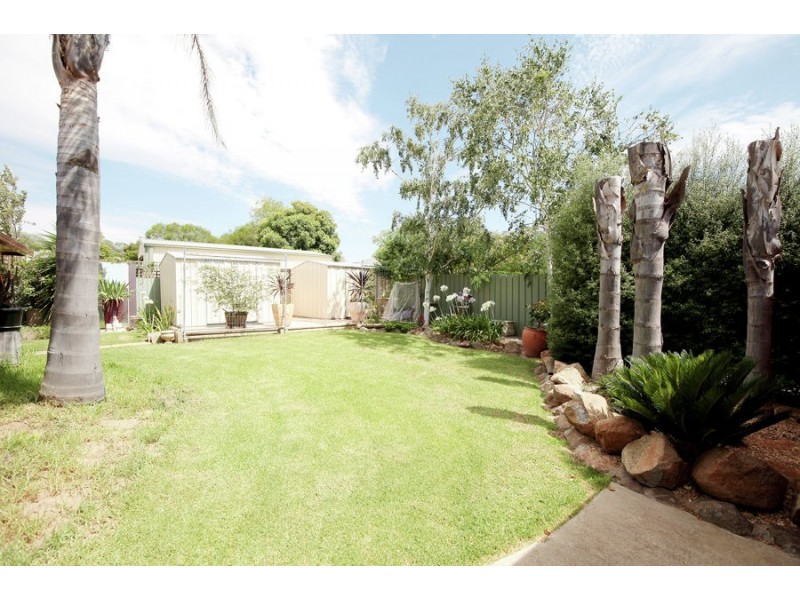 6 Avocet Drive, Estella NSW 2650