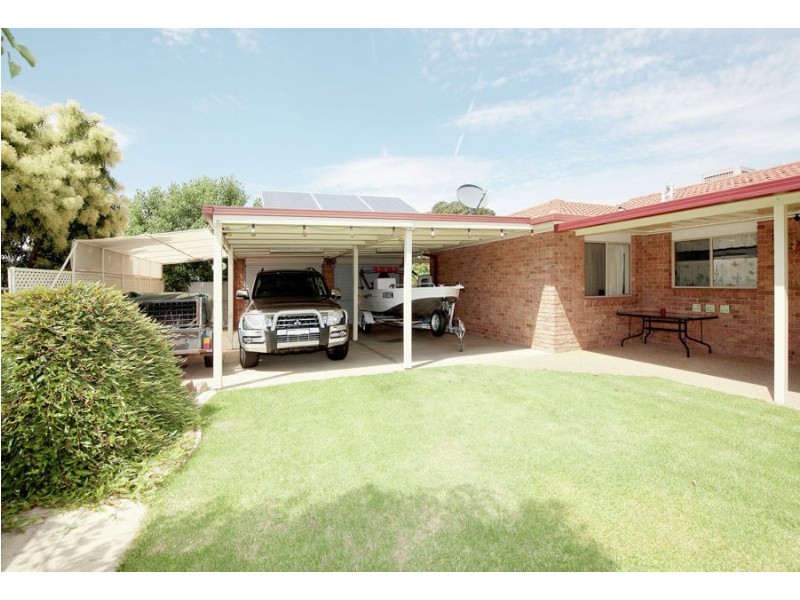 6 Avocet Drive, Estella NSW 2650