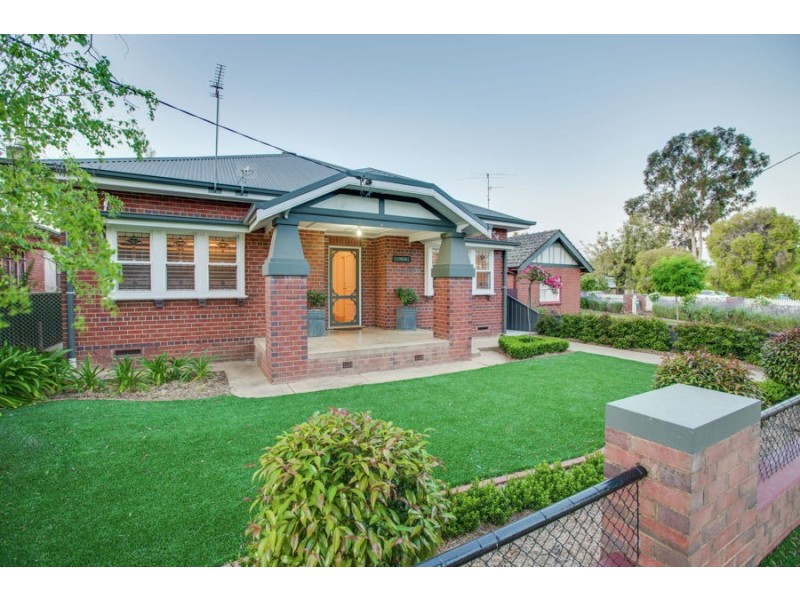 9 Brookong Avenue, Wagga Wagga NSW 2650