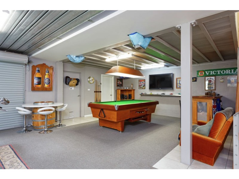 27 Lakehaven Drive, Lake Albert NSW 2650