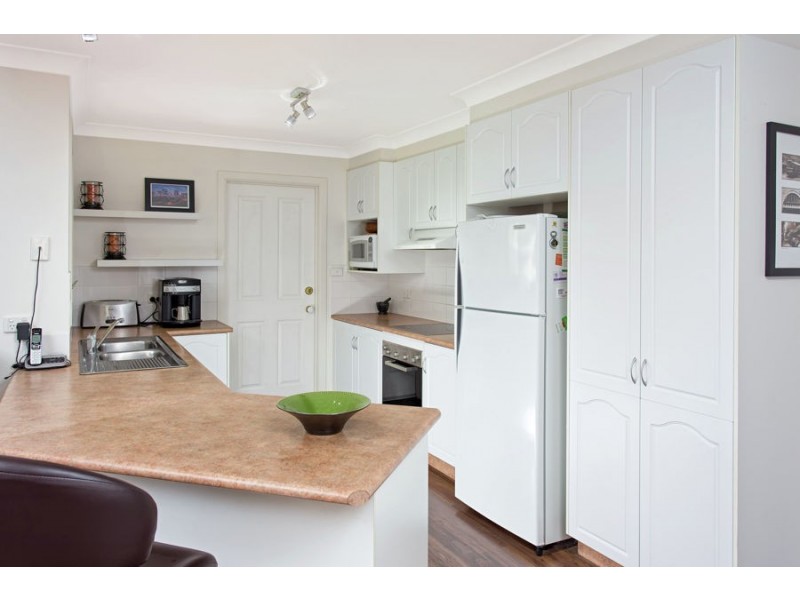 2 Woomera Place, Glenfield Park NSW 2650