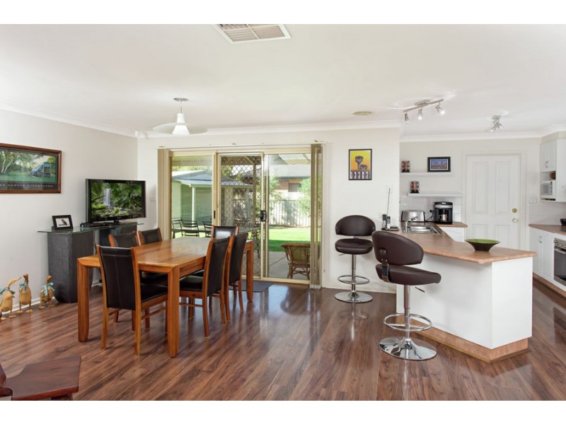 2 Woomera Place, Glenfield Park NSW 2650