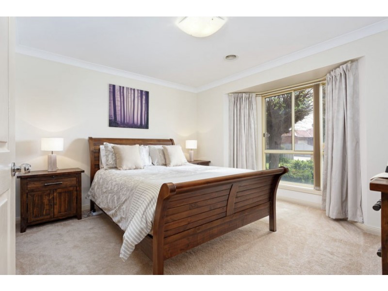 4 Rosella Place, Mount Austin NSW 2650