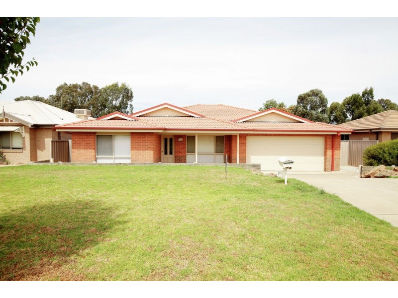15 Barrima Road, Glenfield Park NSW 2650