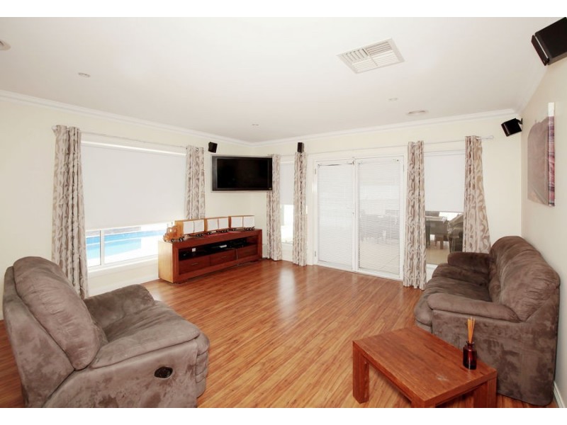 4 Fisher Place, Lloyd NSW 2650