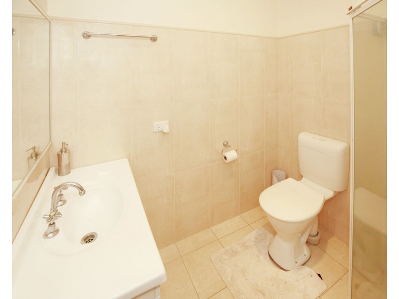 4 Fisher Place, Lloyd NSW 2650