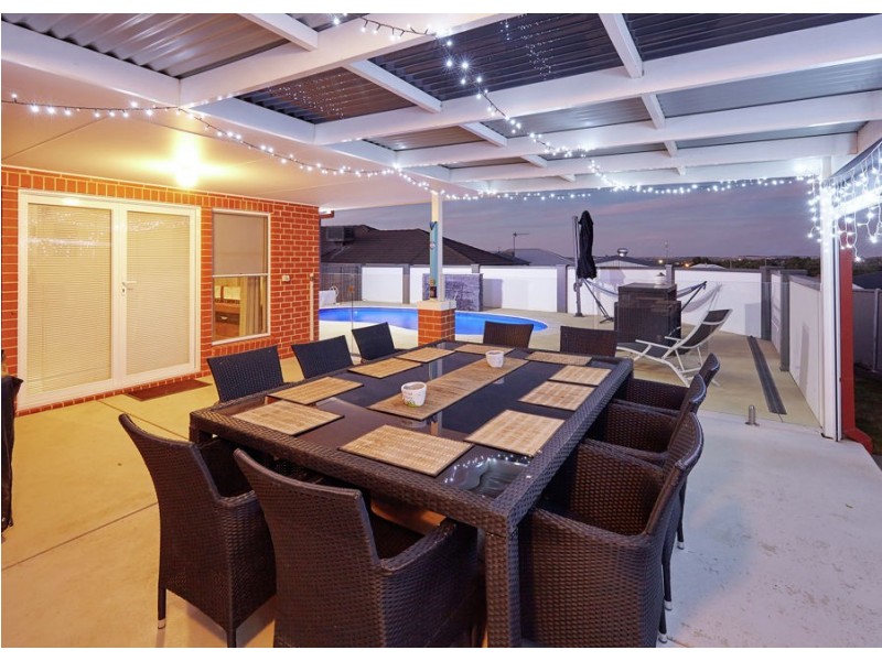 4 Fisher Place, Lloyd NSW 2650