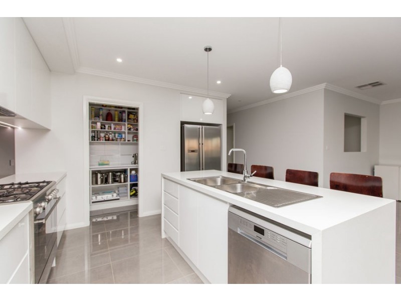 15 Goonawarra Street, Estella NSW 2650