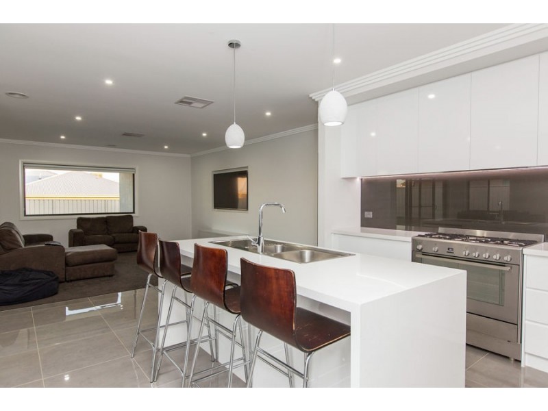 15 Goonawarra Street, Estella NSW 2650