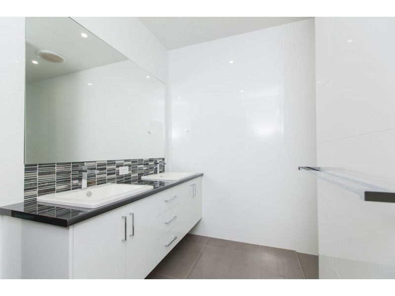 15 Goonawarra Street, Estella NSW 2650
