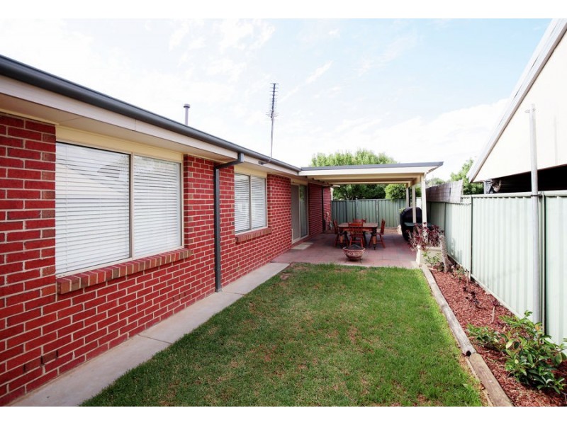 10 Clipper Way, Estella NSW 2650