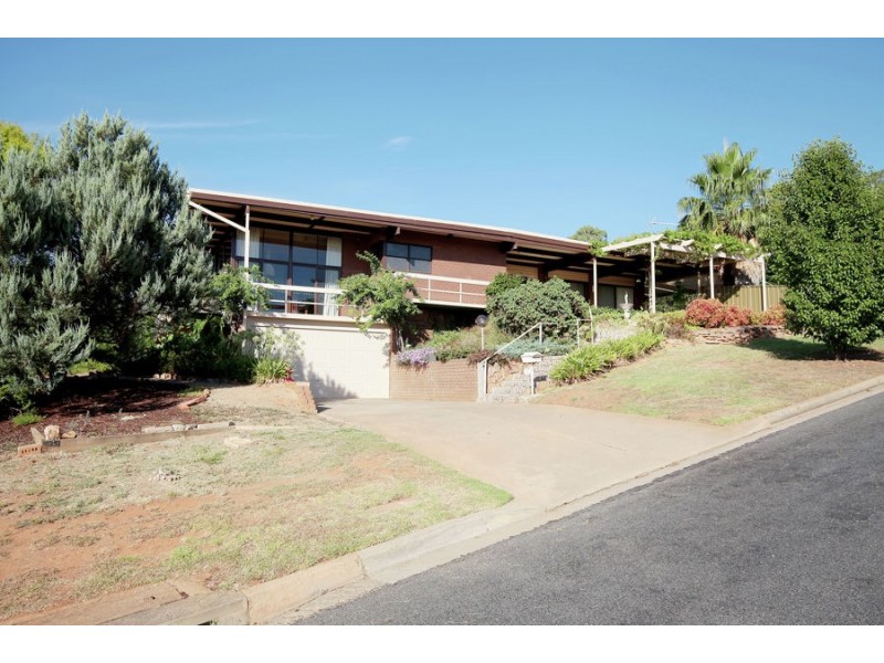 32 Wilks Avenue, Kooringal NSW 2650