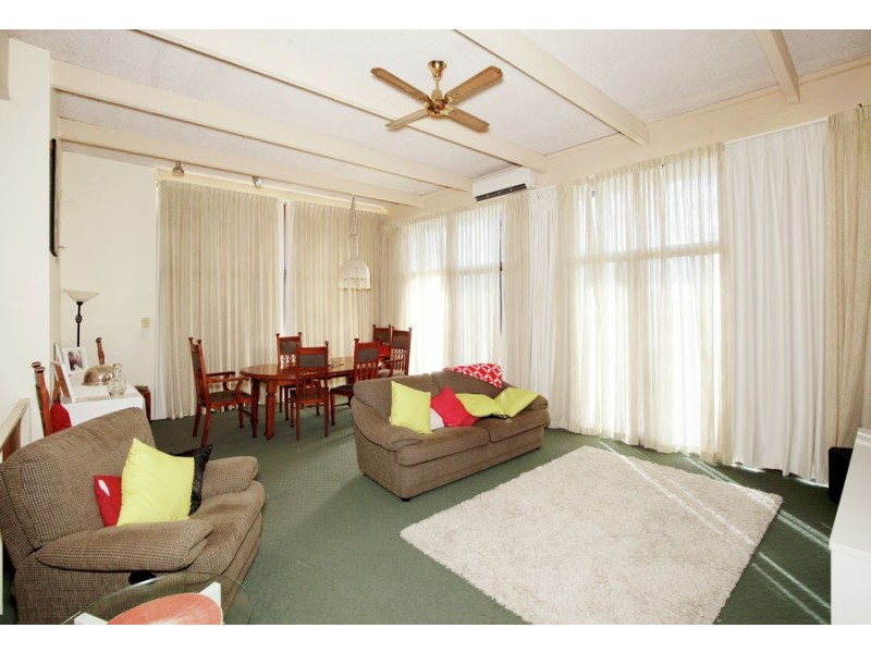 32 Wilks Avenue, Kooringal NSW 2650