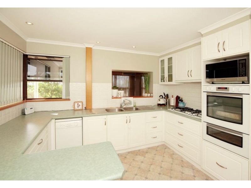 32 Wilks Avenue, Kooringal NSW 2650