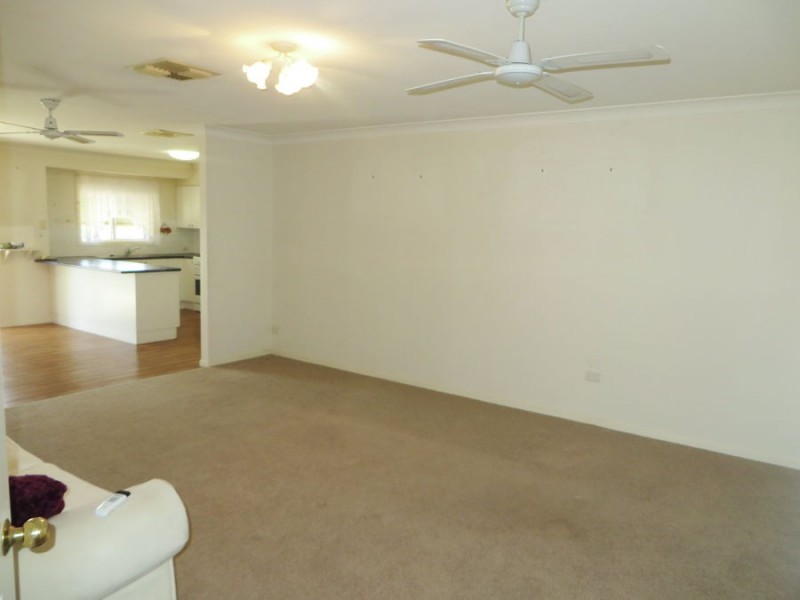 3 Willang Crescent, Glenfield Park NSW 2650