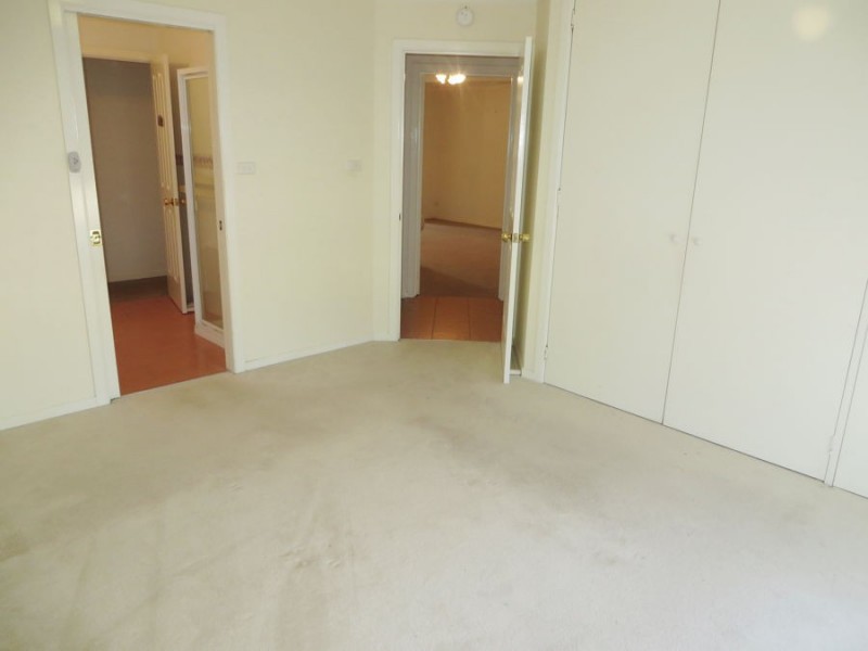 3 Willang Crescent, Glenfield Park NSW 2650