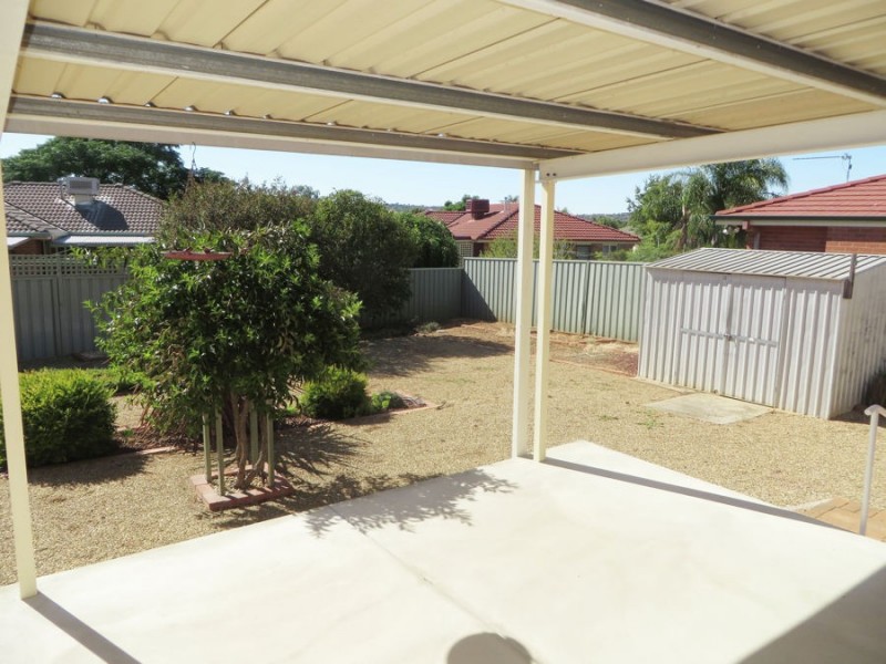 3 Willang Crescent, Glenfield Park NSW 2650